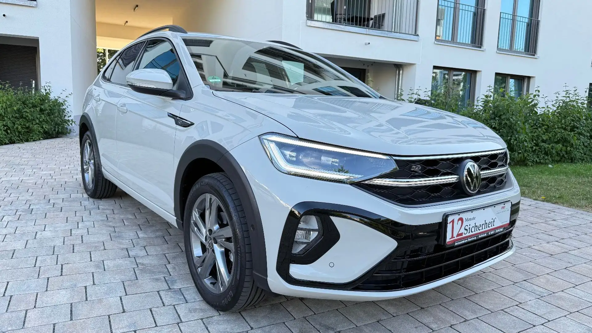 Volkswagen Taigo R-Line Grau - 1