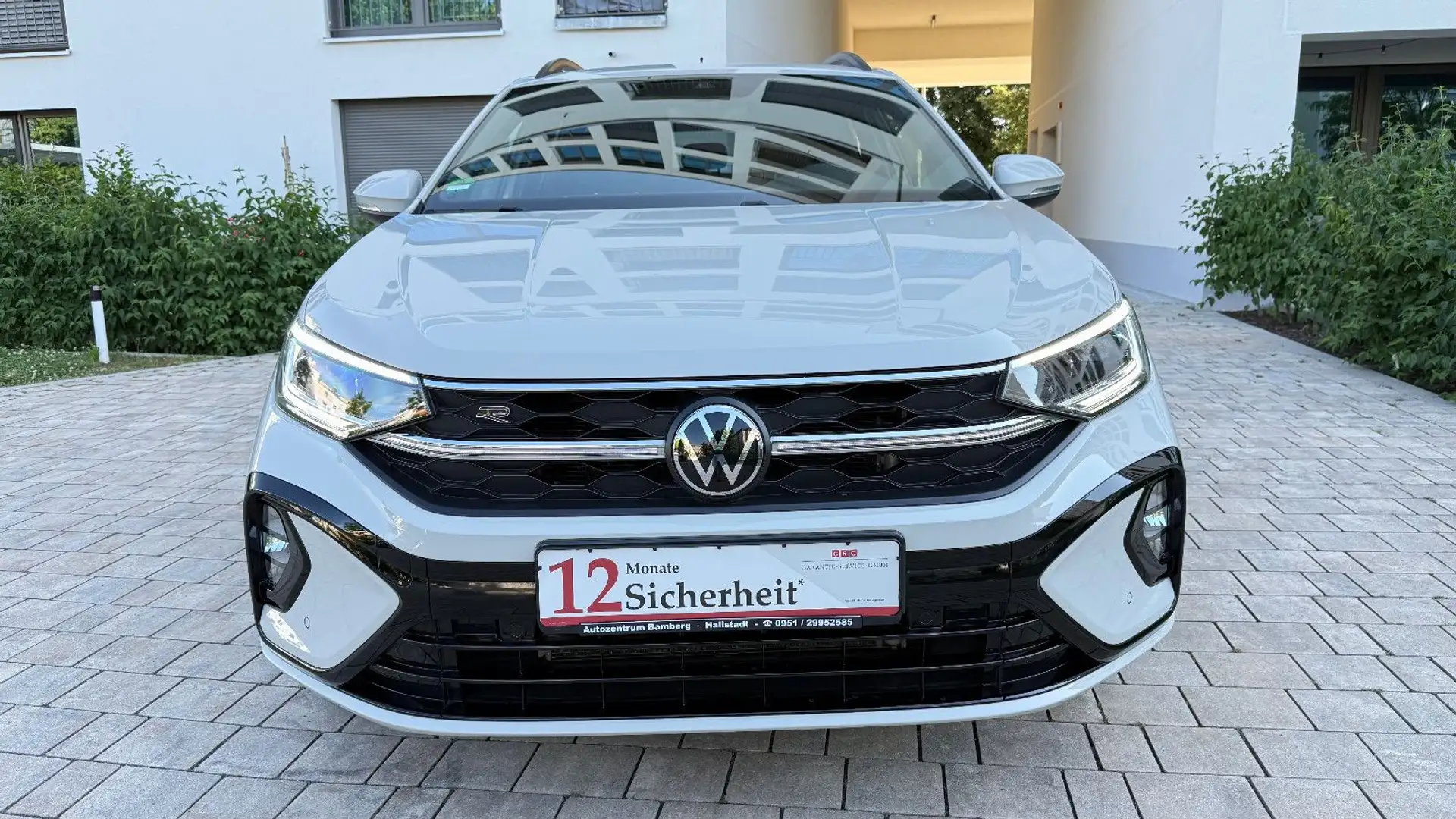 Volkswagen Taigo R-Line Grau - 2