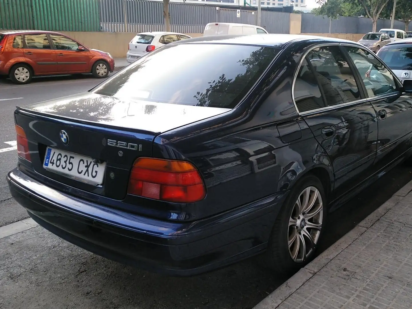 BMW 520 520i Modrá - 2
