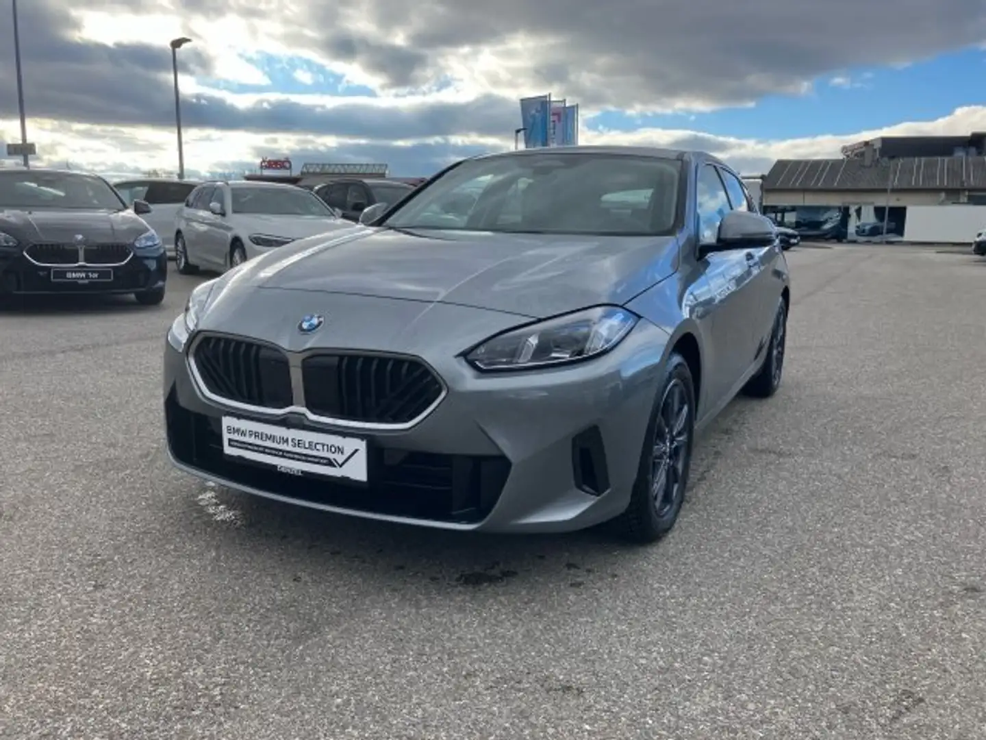 BMW 118 d 5-Türer F70 B47 Grau - 2