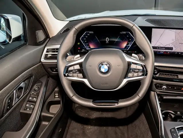 BMW 3 Series view 13