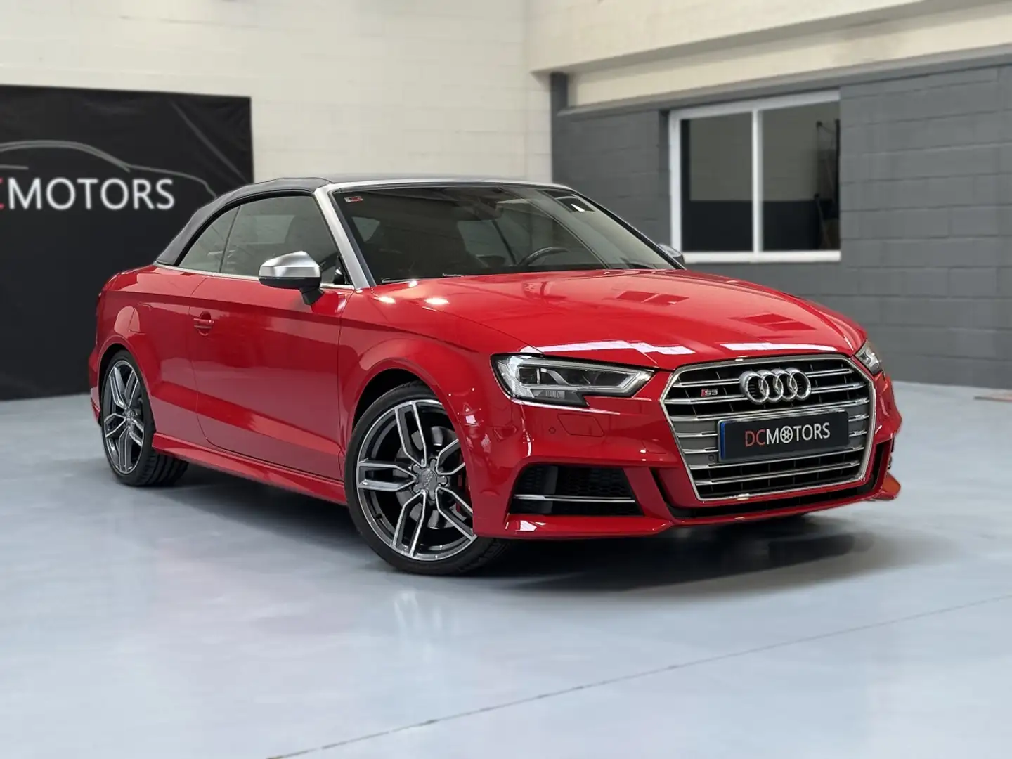 Audi S3 Cabrio 2.0 TFSI quattro S tronic 228kW Rot - 2