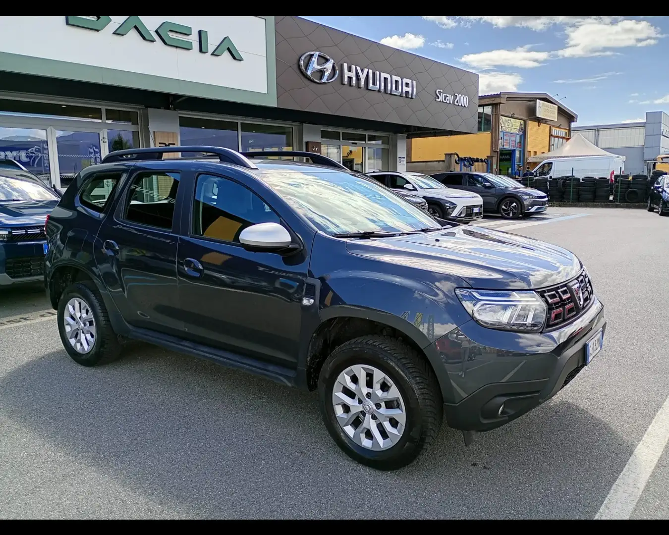 Dacia Duster 1.0 TCE COMFORT GPL 4X2 100CV Gris - 1