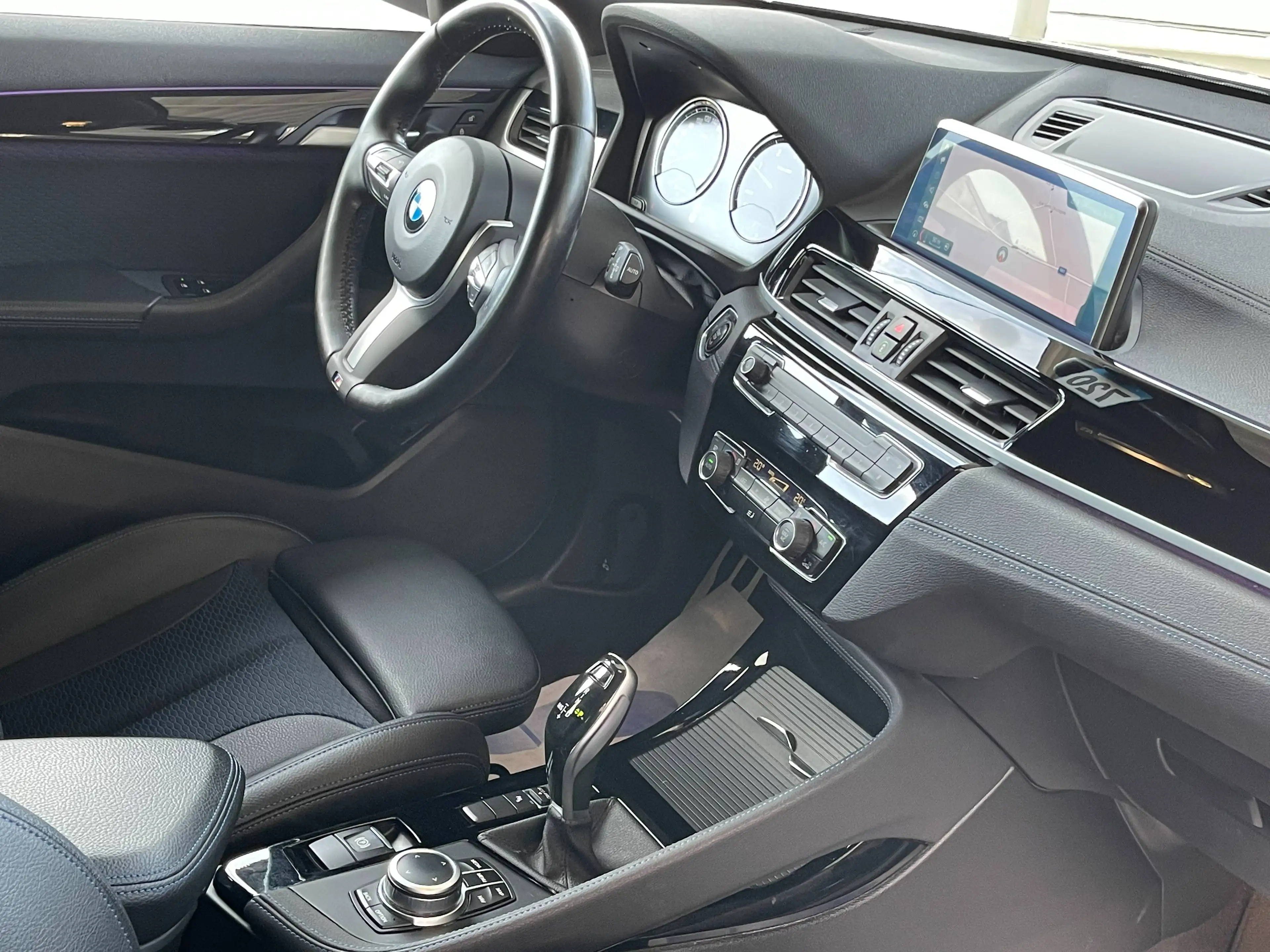 BMW X2 2.0 dA *** GARANTIE + PACK M + LED + GPS *** — photo 13