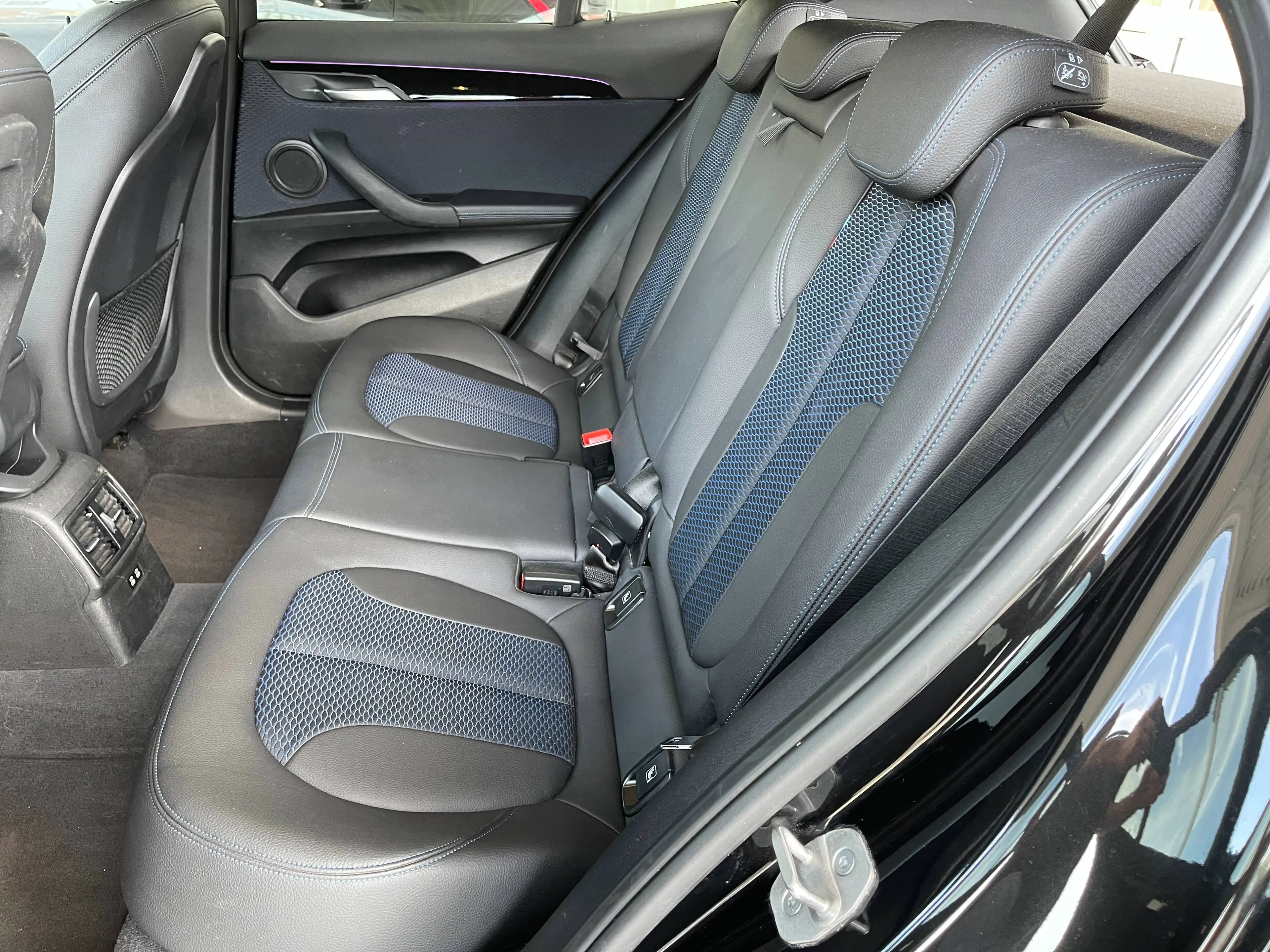 BMW X2 2.0 dA *** GARANTIE + PACK M + LED + GPS *** — photo 12