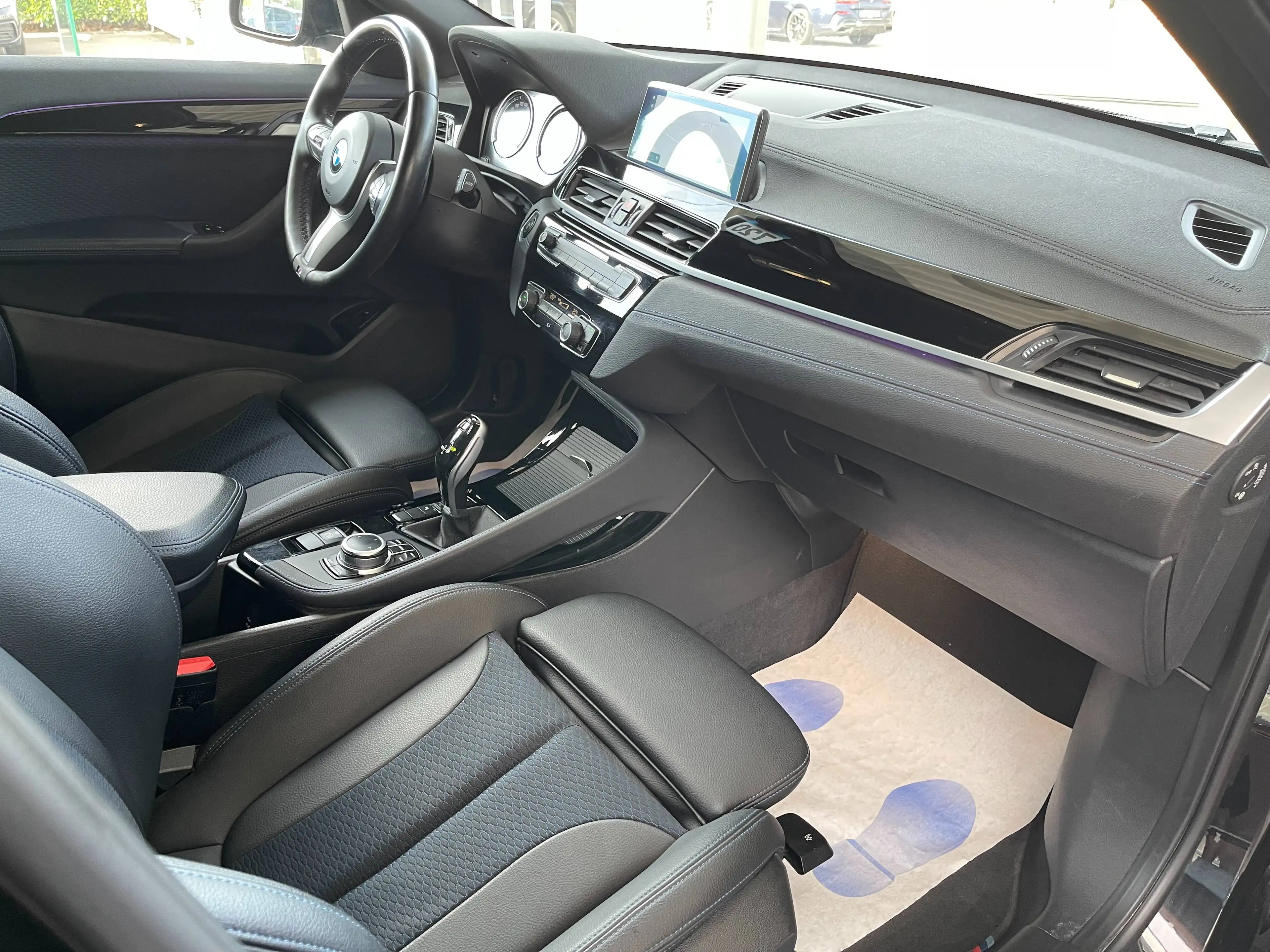 BMW X2 2.0 dA *** GARANTIE + PACK M + LED + GPS *** — photo 9