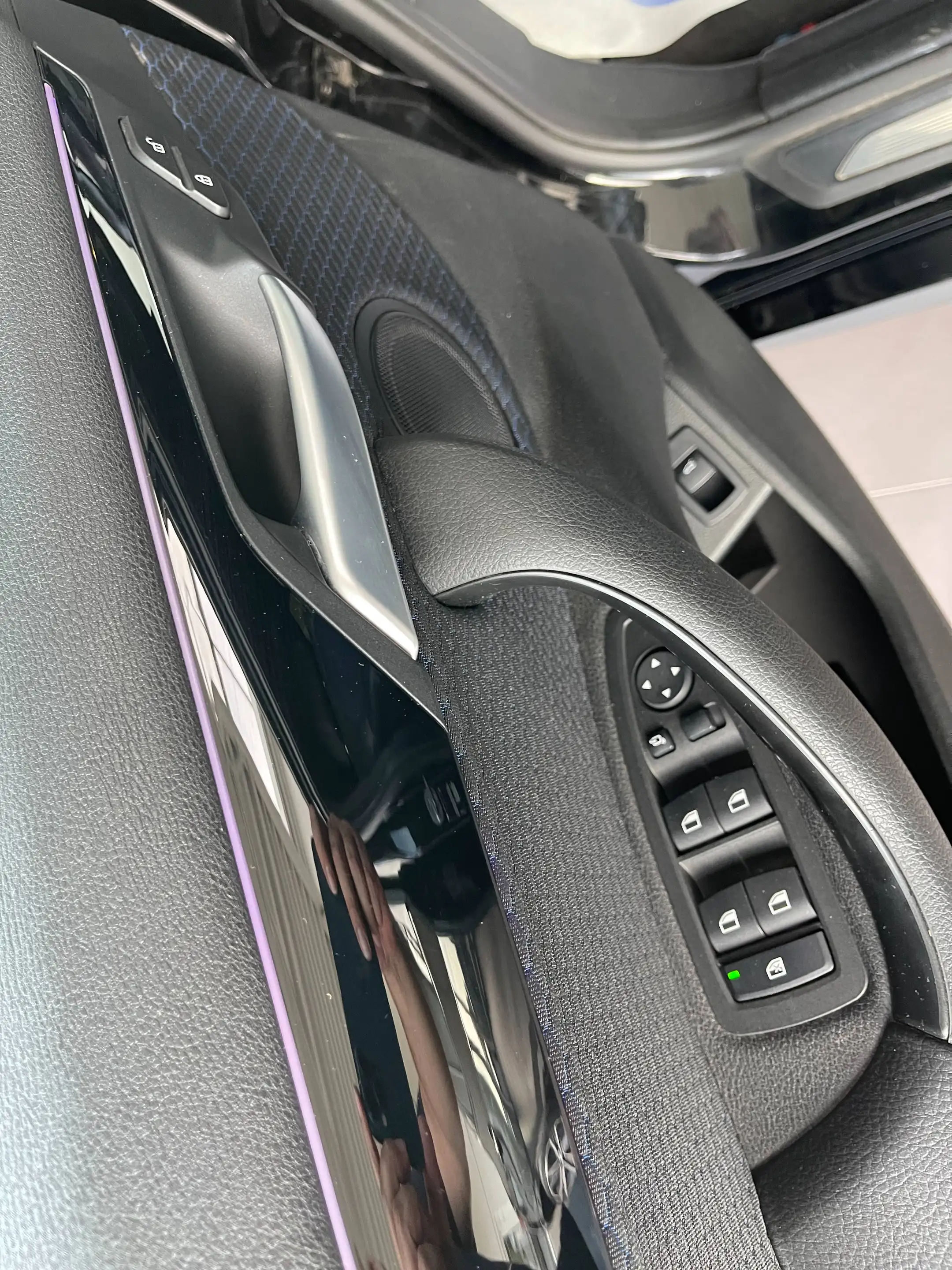 BMW X2 2.0 dA *** GARANTIE + PACK M + LED + GPS *** — photo 15