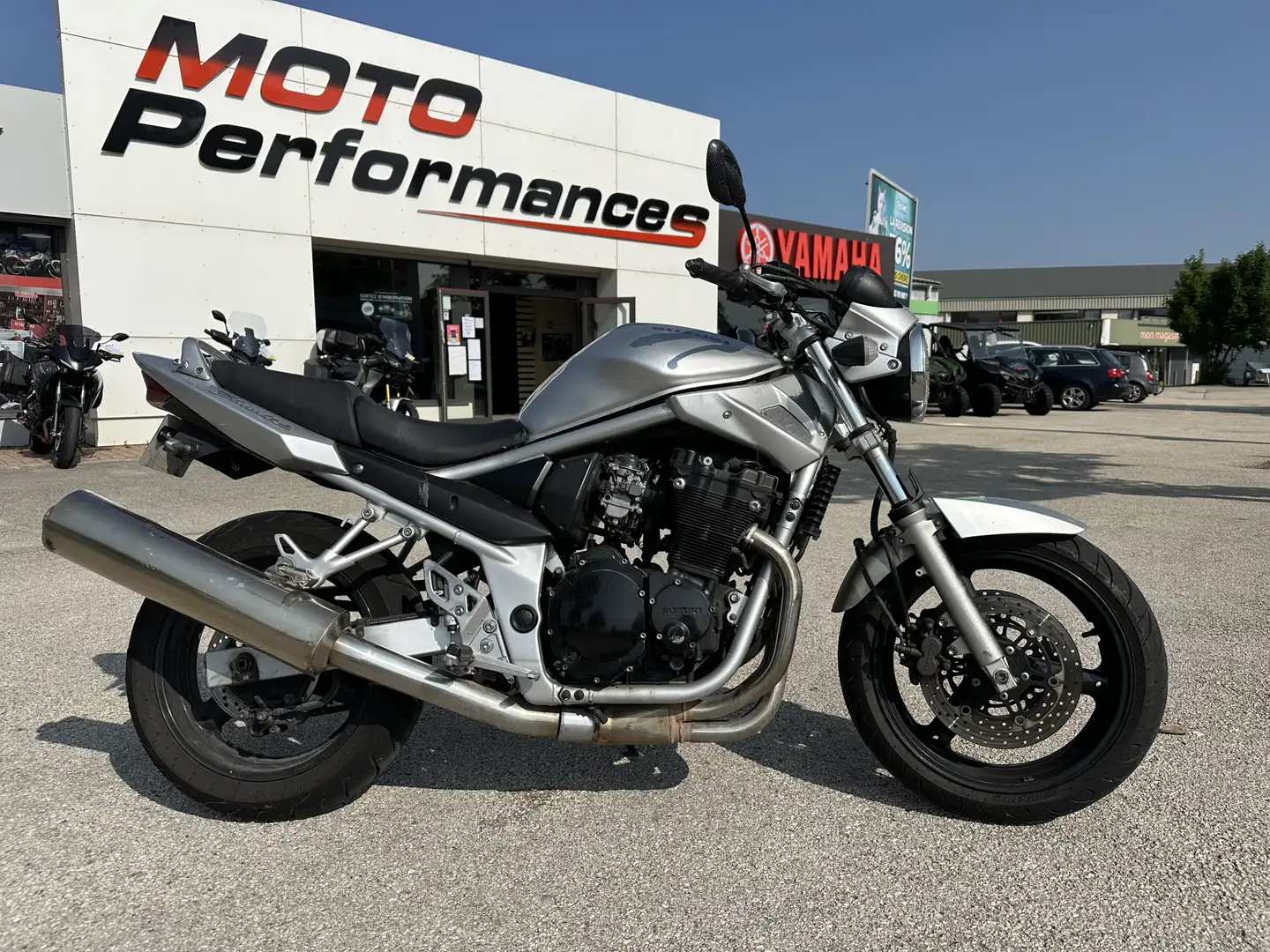 Suzuki GSF 650 Gris - 1