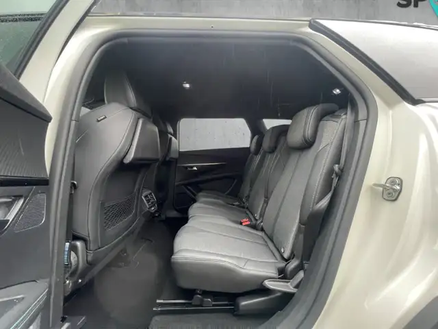 Peugeot 5008 view 8