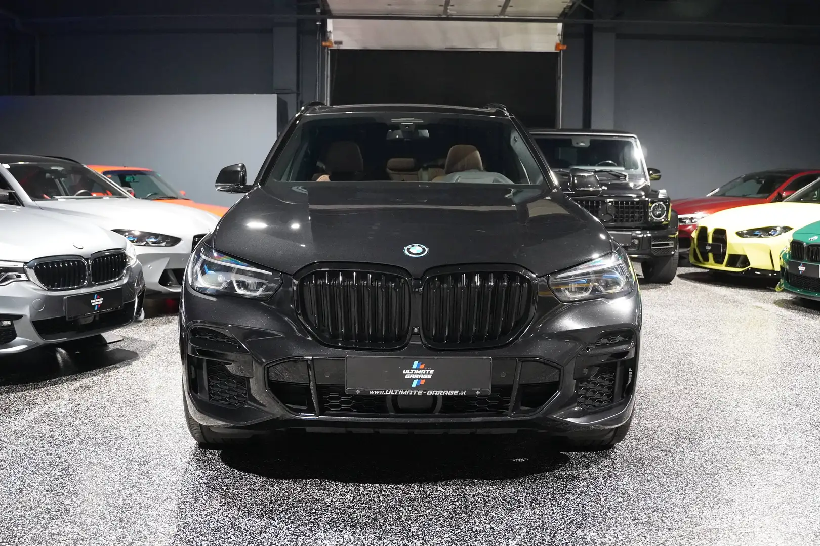 BMW X5 xDrive 45e M Sport INDIVIDUAL*B&O*SkyLounge*TAUSCH Schwarz - 2