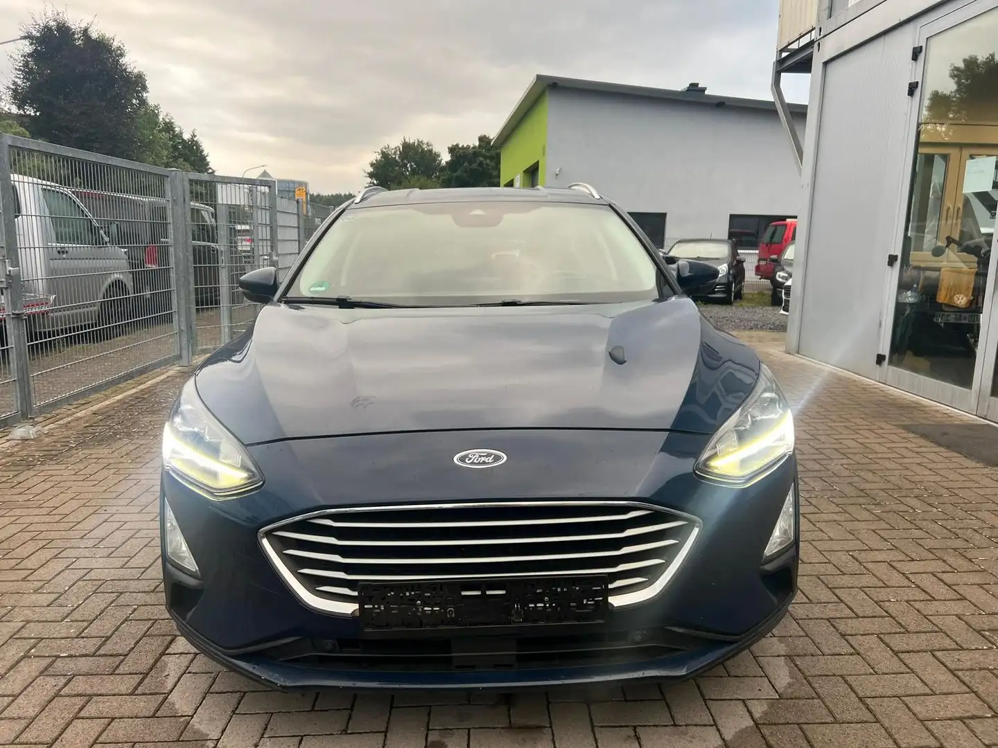 Ford Focus Turnier Cool & Connect Bleu - 2