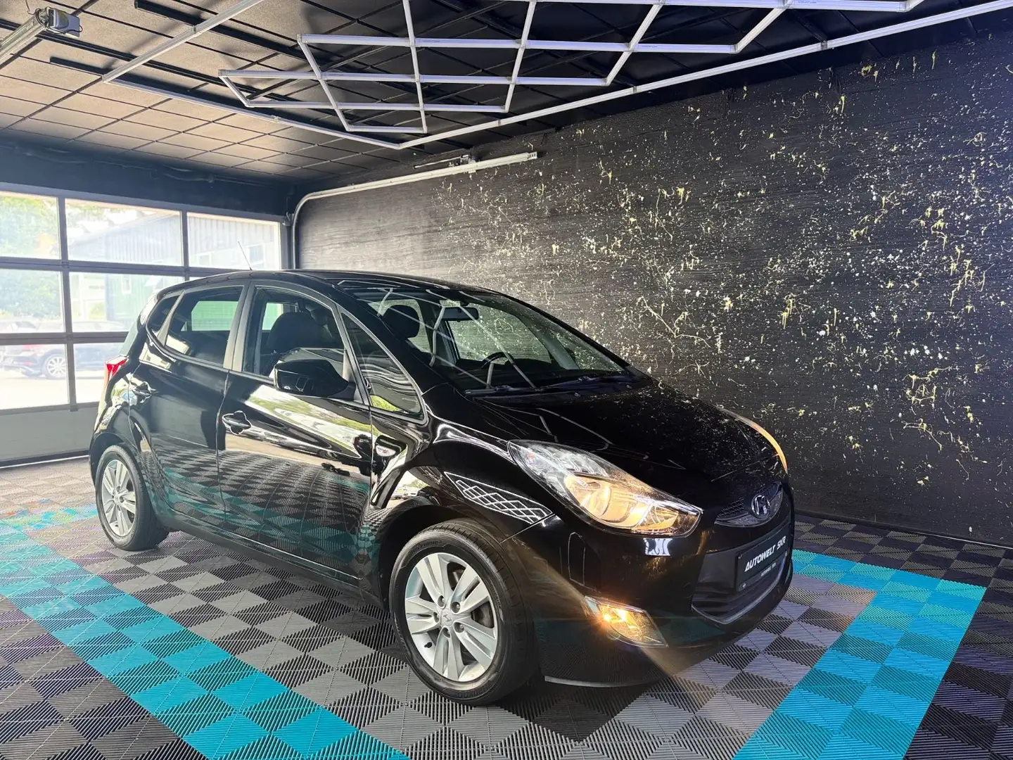 Hyundai iX20 1.4 Comfort blue/TEMP/2HND Zwart - 2