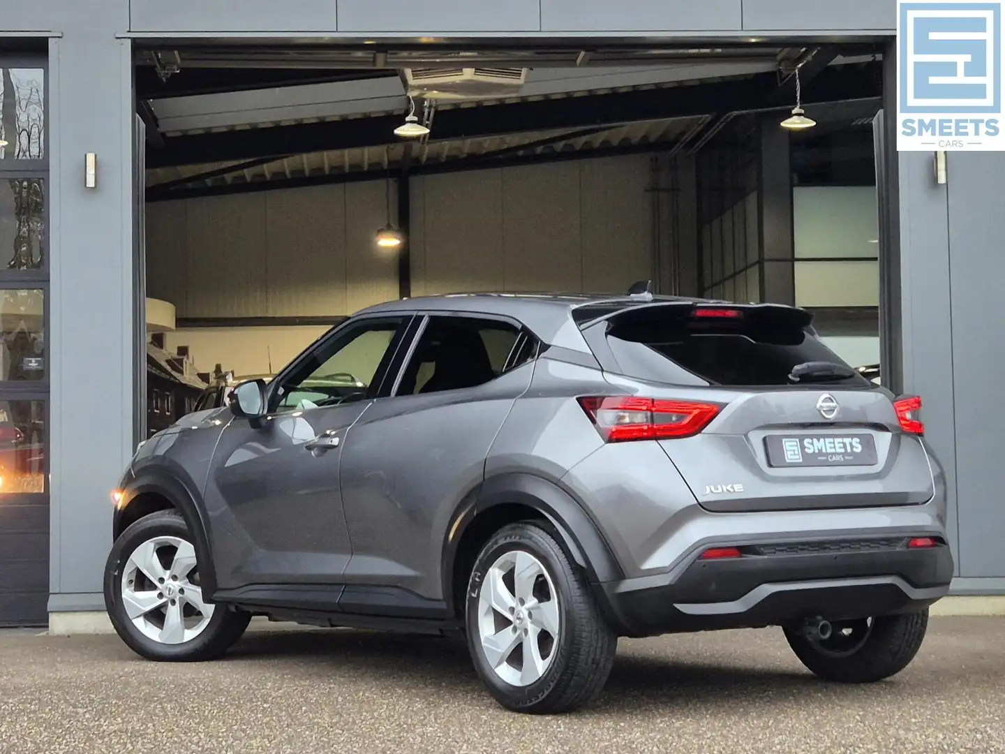 Nissan Juke 1.0 DIG-T N-Connecta |Nav|Cam|Carplay |Clima|DAB Grijs - 2