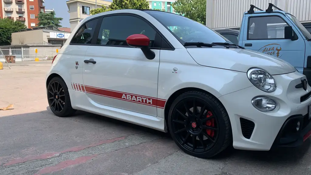 Abarth 595C 2021 из Европы — купить под ключ