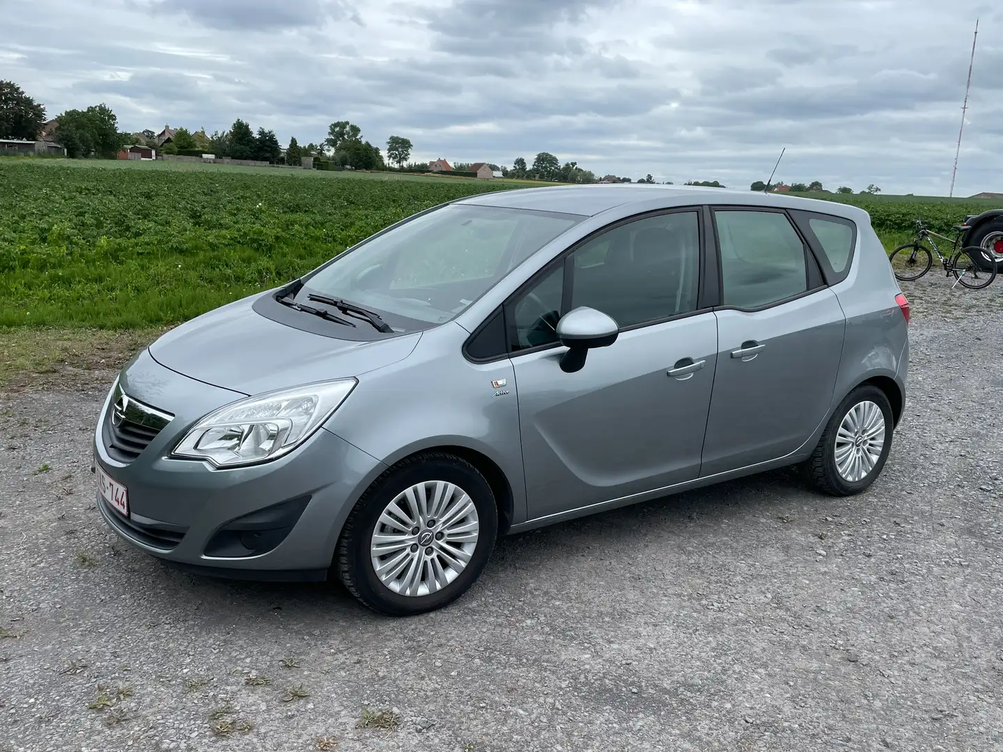 Opel Meriva Meriva 1.4Active Grijs - 1