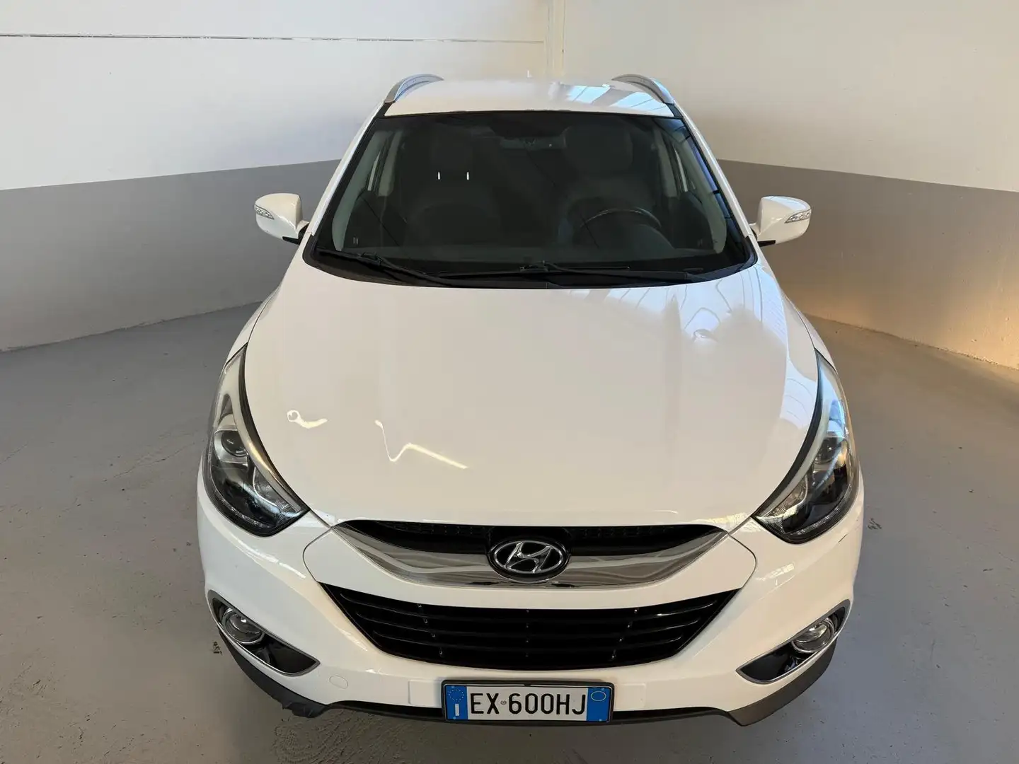 Hyundai iX35 1.7 crdi Xpossible 115cv 2wd Weiß - 2