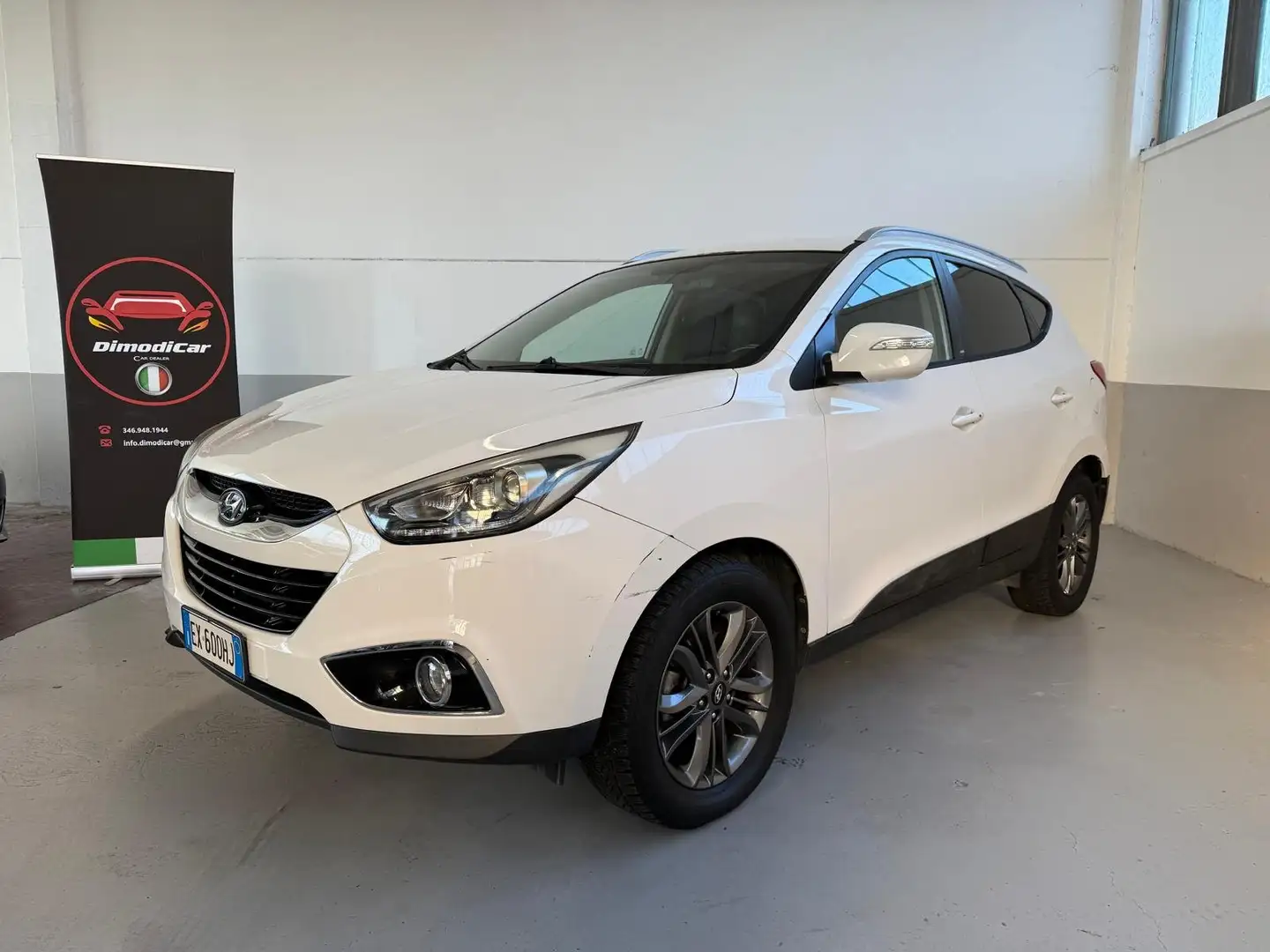 Hyundai iX35 1.7 crdi Xpossible 115cv 2wd Weiß - 1