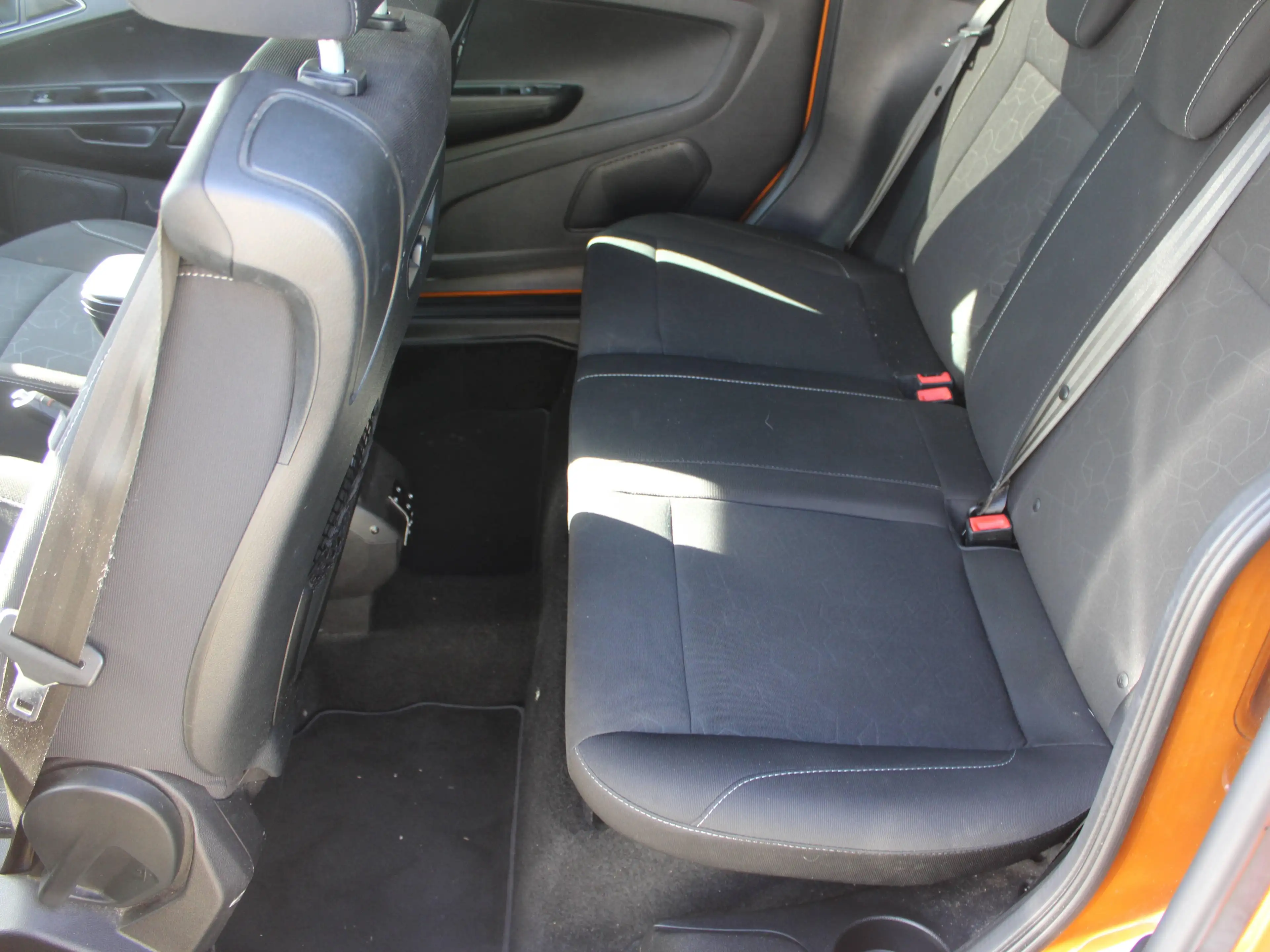 Ford B-Max Trend*Klimatronic*PDC*SH*HUneu* — photo 11