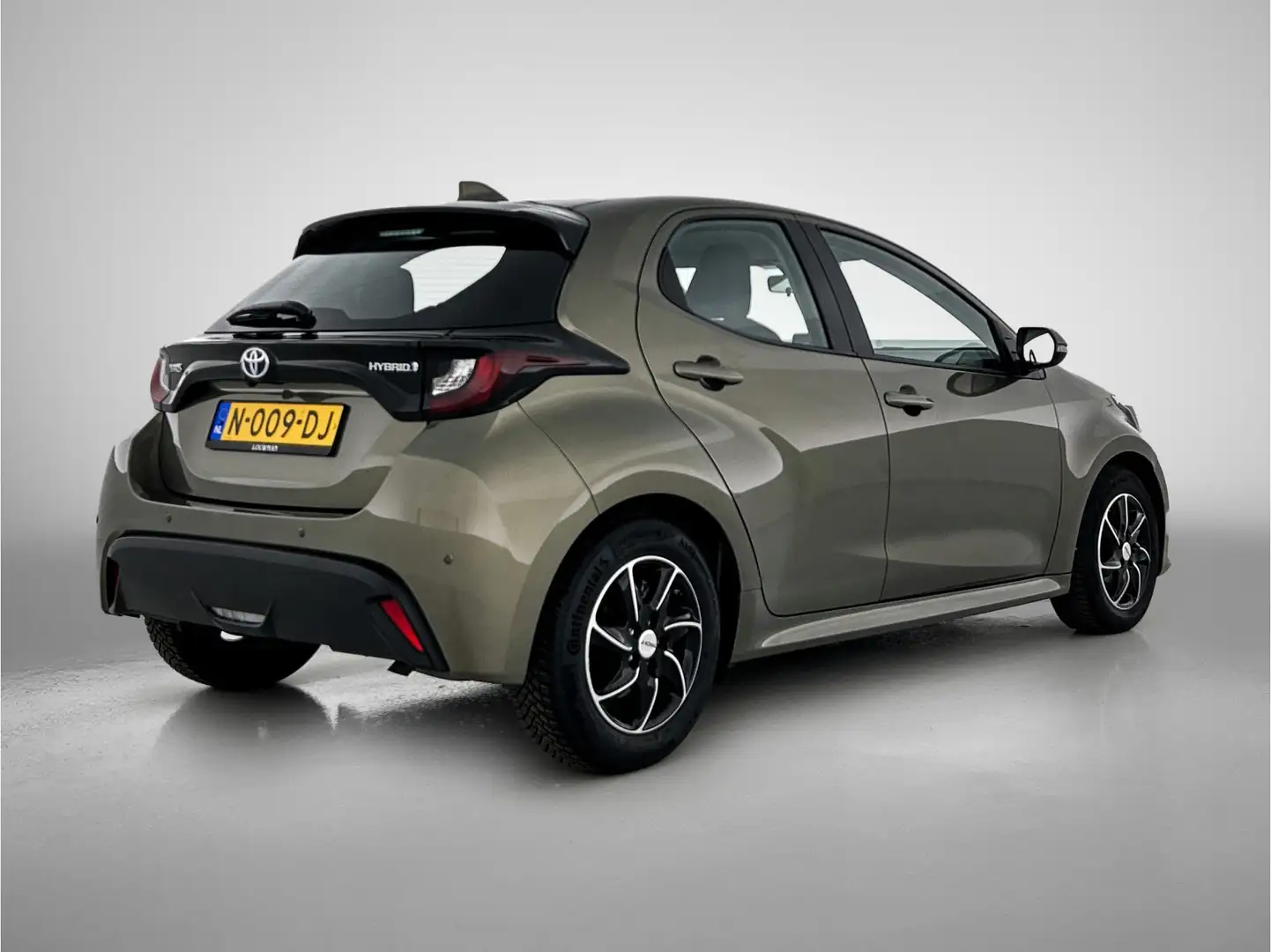 Toyota Yaris 1.5 Hybrid Active | Navigatie | Lichtmetalen Velge Groen - 2