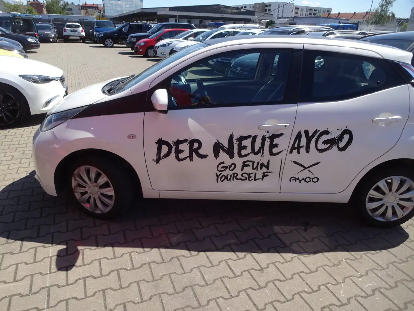 Toyota Aygo x-play touch,60000km,Kamera,Euro5 Blanc - 1