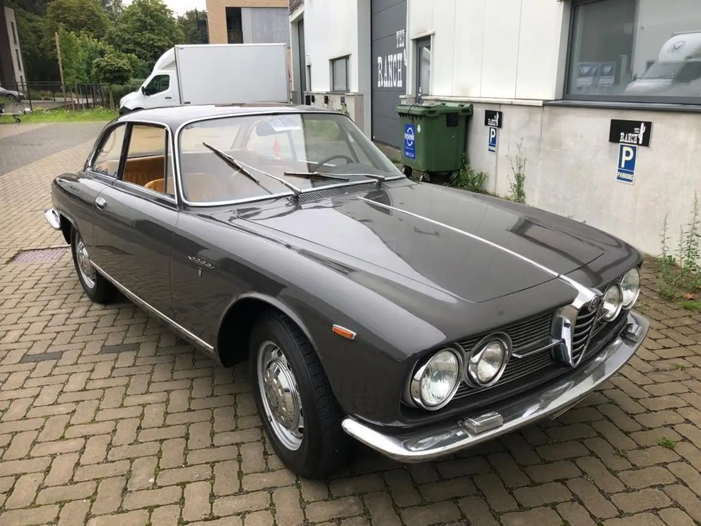 Alfa Romeo 2000 Szary - 2