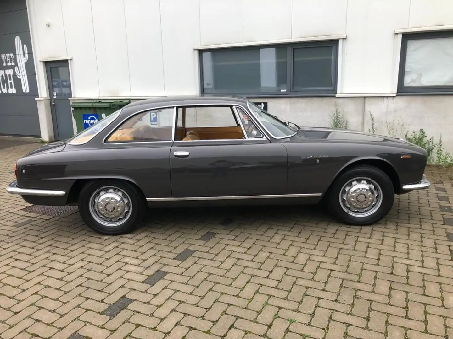 Alfa Romeo 2000 Szary - 1