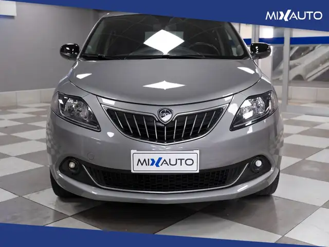 Lancia Ypsilon view 2