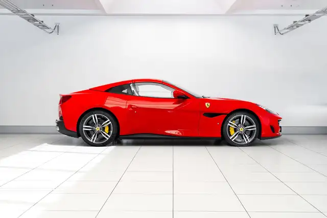 Ferrari Portofino view 7