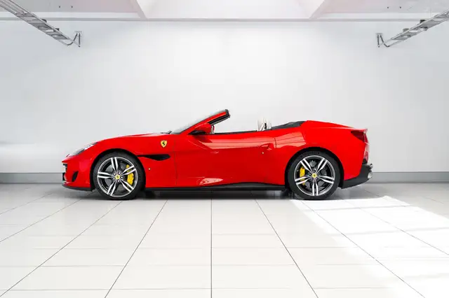 Ferrari Portofino view 11