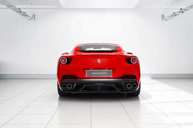 Ferrari Portofino view 5