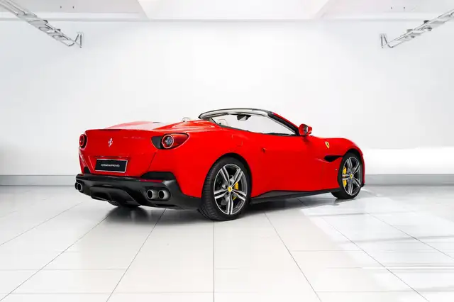 Ferrari Portofino view 14