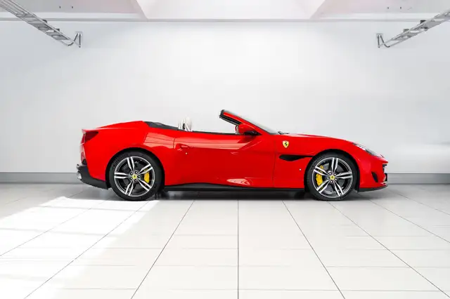 Ferrari Portofino view 15