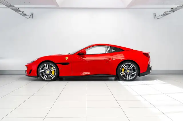 Ferrari Portofino view 3