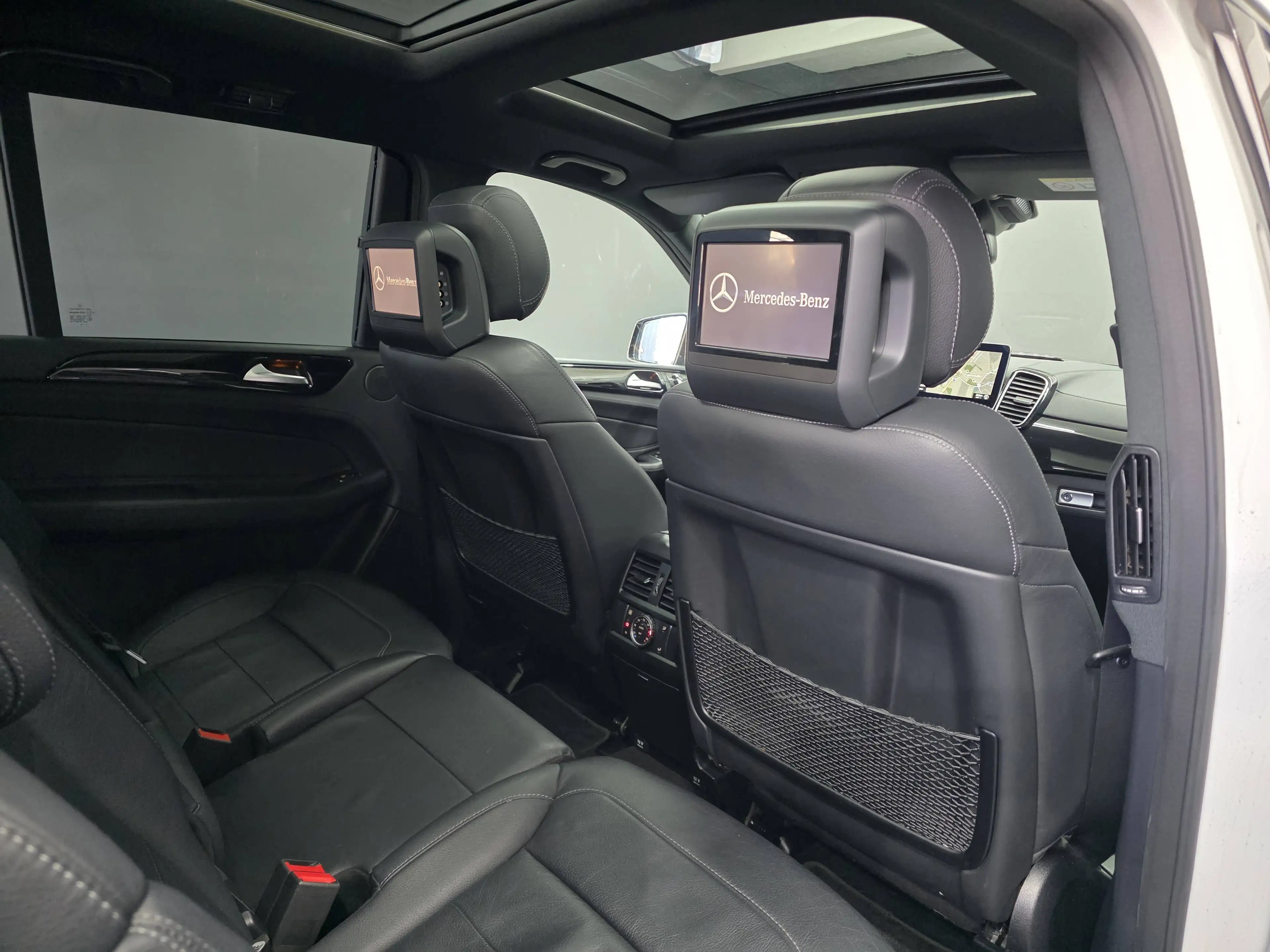 Mercedes-Benz GLS 350 d 4M, AMG LINE, PANO, 360°,2x TV,7 SITZER, LED — photo 15