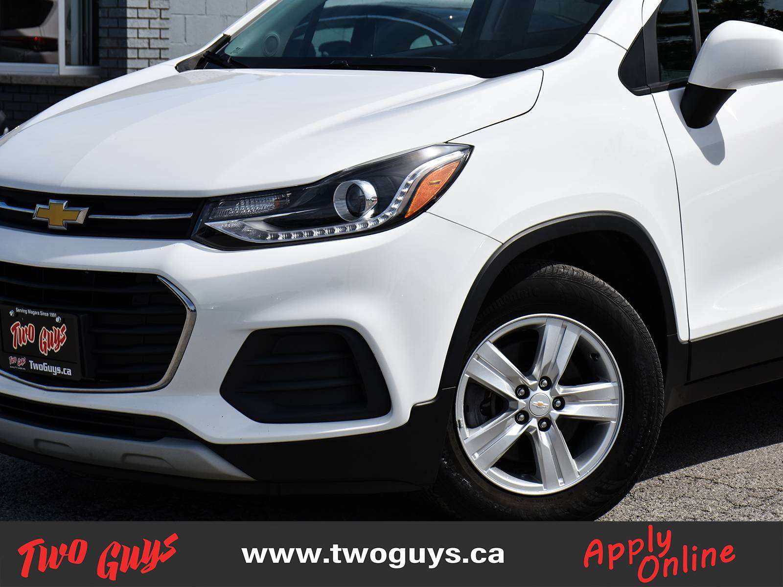 2022 Chevrolet Trax LT photo 2