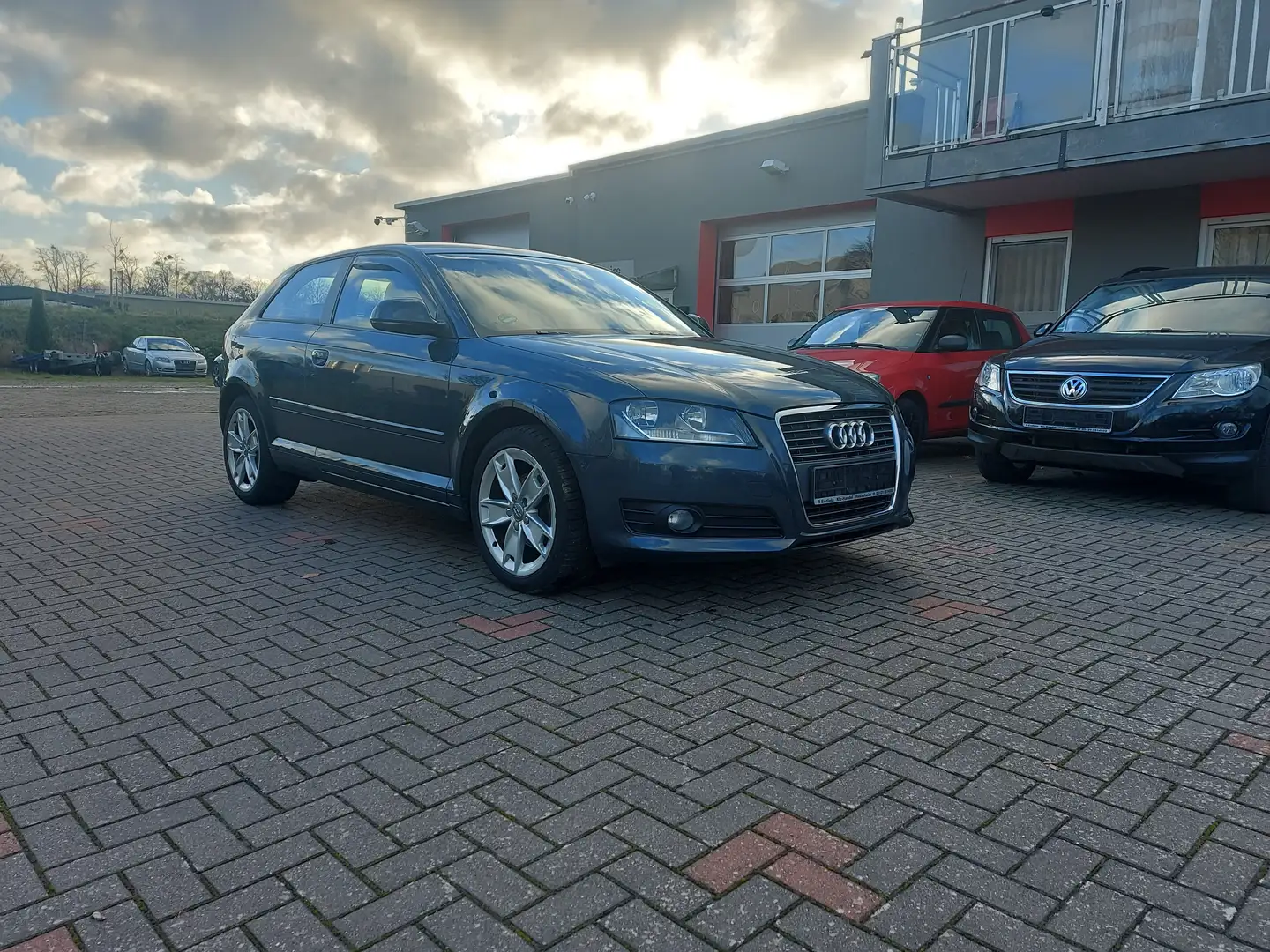 Audi A3 1.6 Ambition Grau - 1