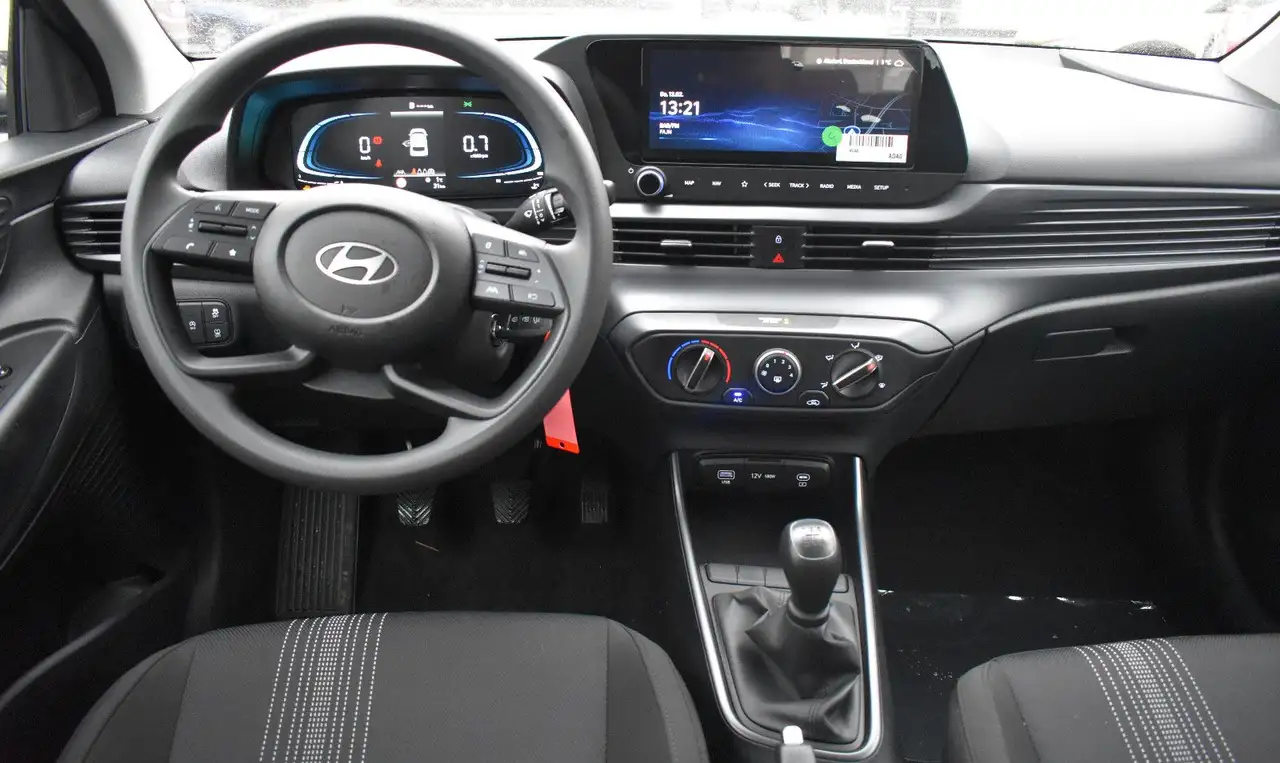 Hyundai i20 1.2 79 PS Navi Kamera PDC Tempomat SOFORT 10