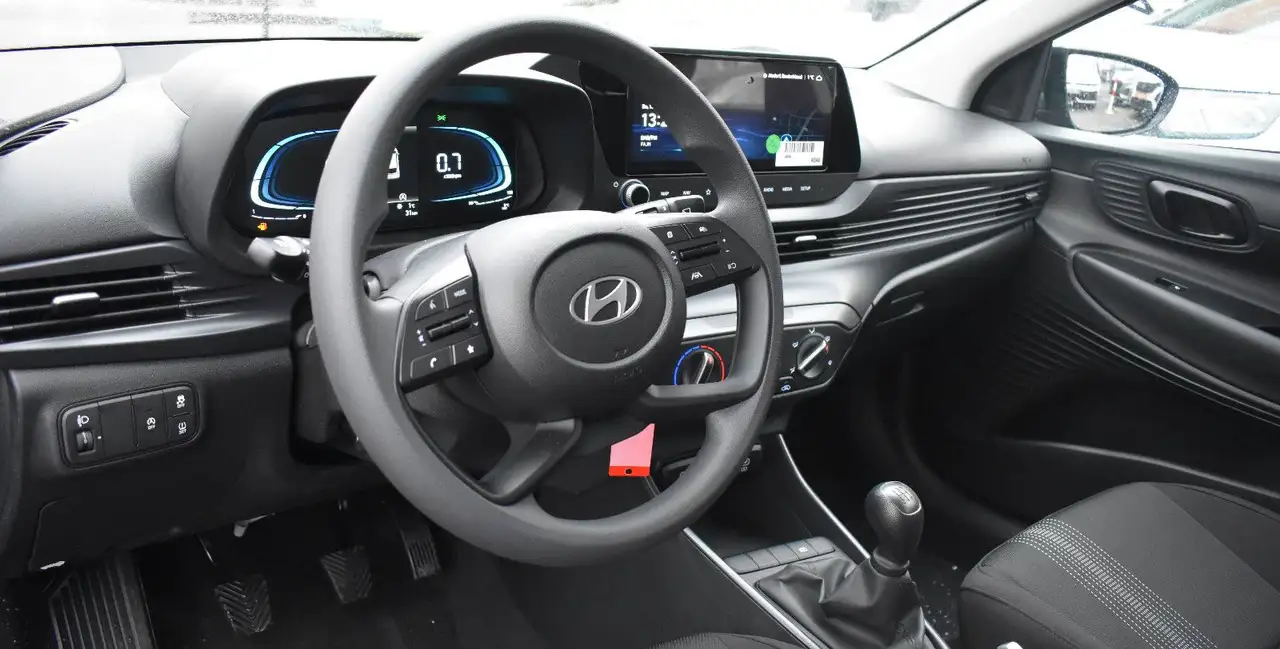 Hyundai i20 1.2 79 PS Navi Kamera PDC Tempomat SOFORT 11