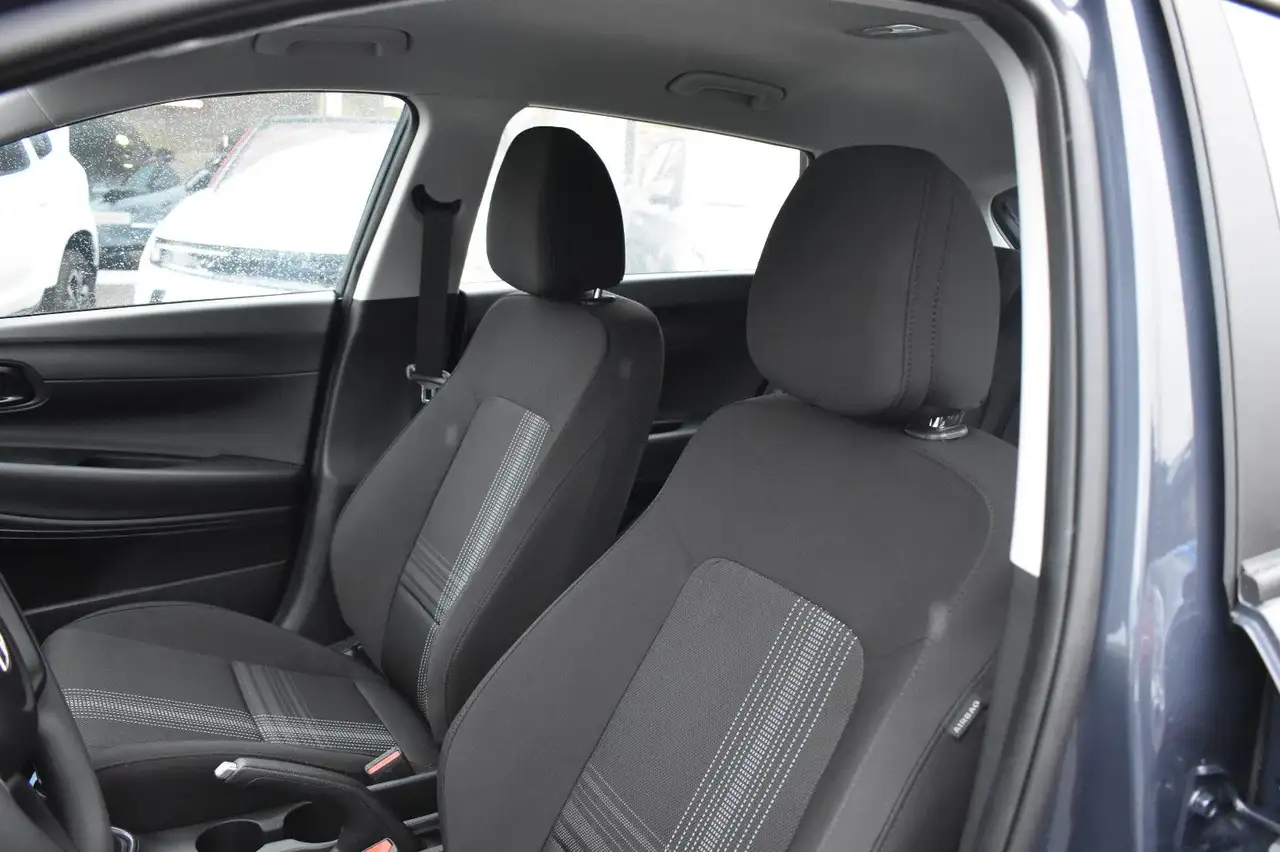 Hyundai i20 1.2 79 PS Navi Kamera PDC Tempomat SOFORT 9