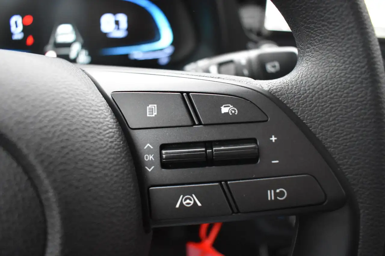 Hyundai i20 1.2 79 PS Navi Kamera PDC Tempomat SOFORT 14