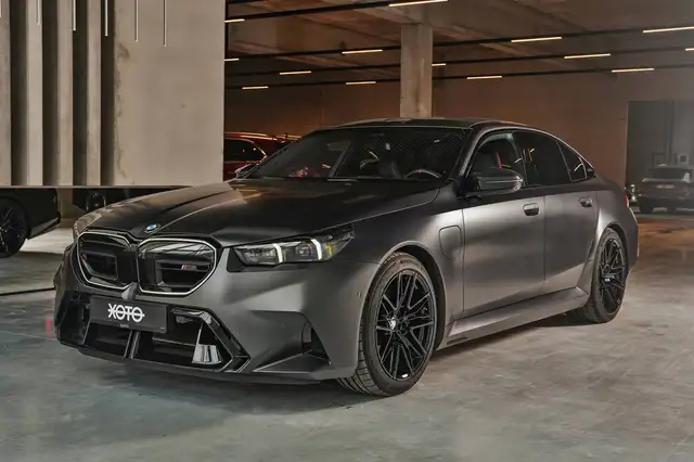 BMW M5 PHEV 4.4 AS *** CARBON PACKAGE / B&W / DRIVERS PACKAGE ***