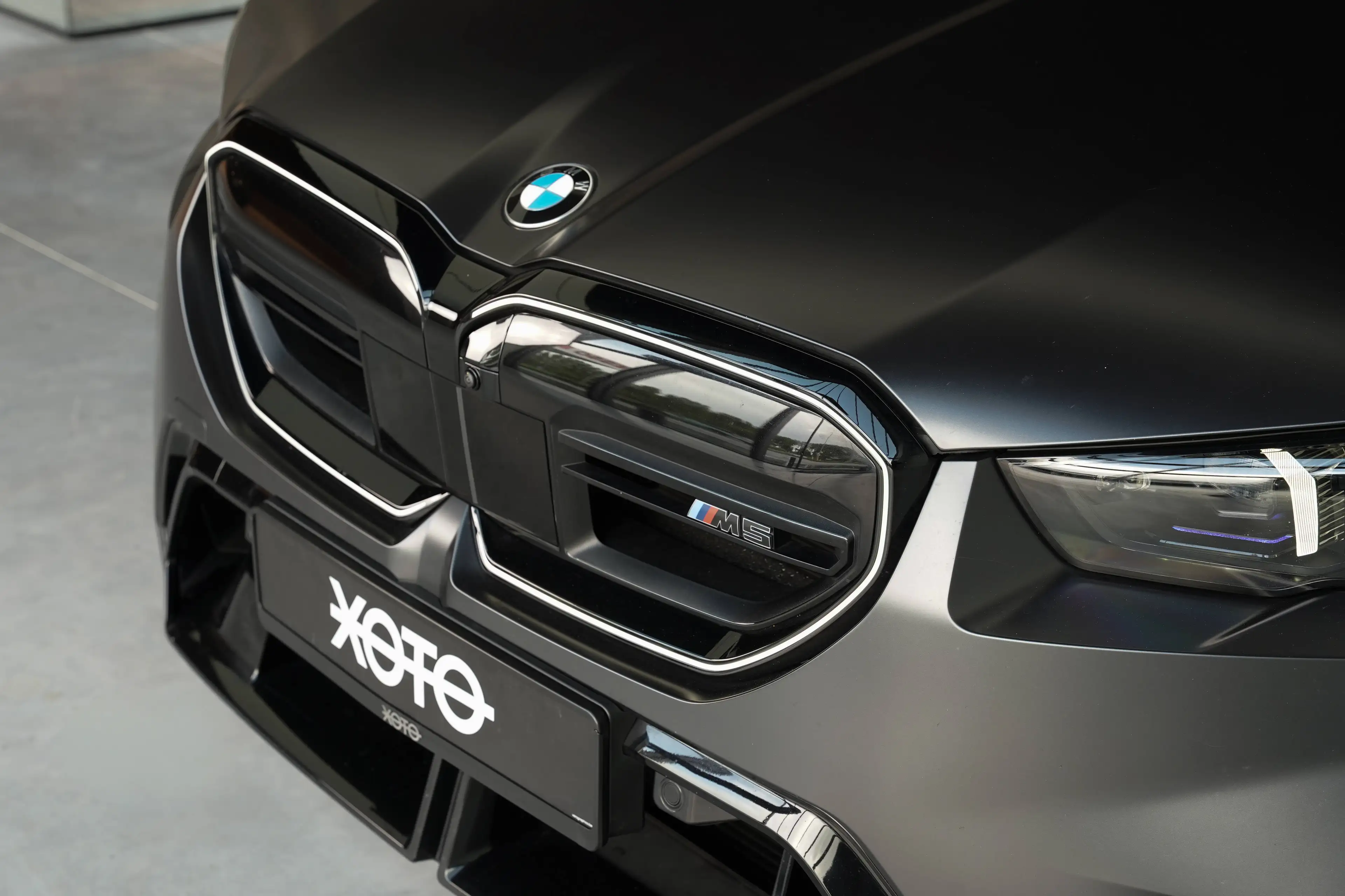 BMW M5 M5 PHEV 4.4 AS *** CARBON PACKAGE / B&W / DRIVERS PACKAGE *** — photo 11