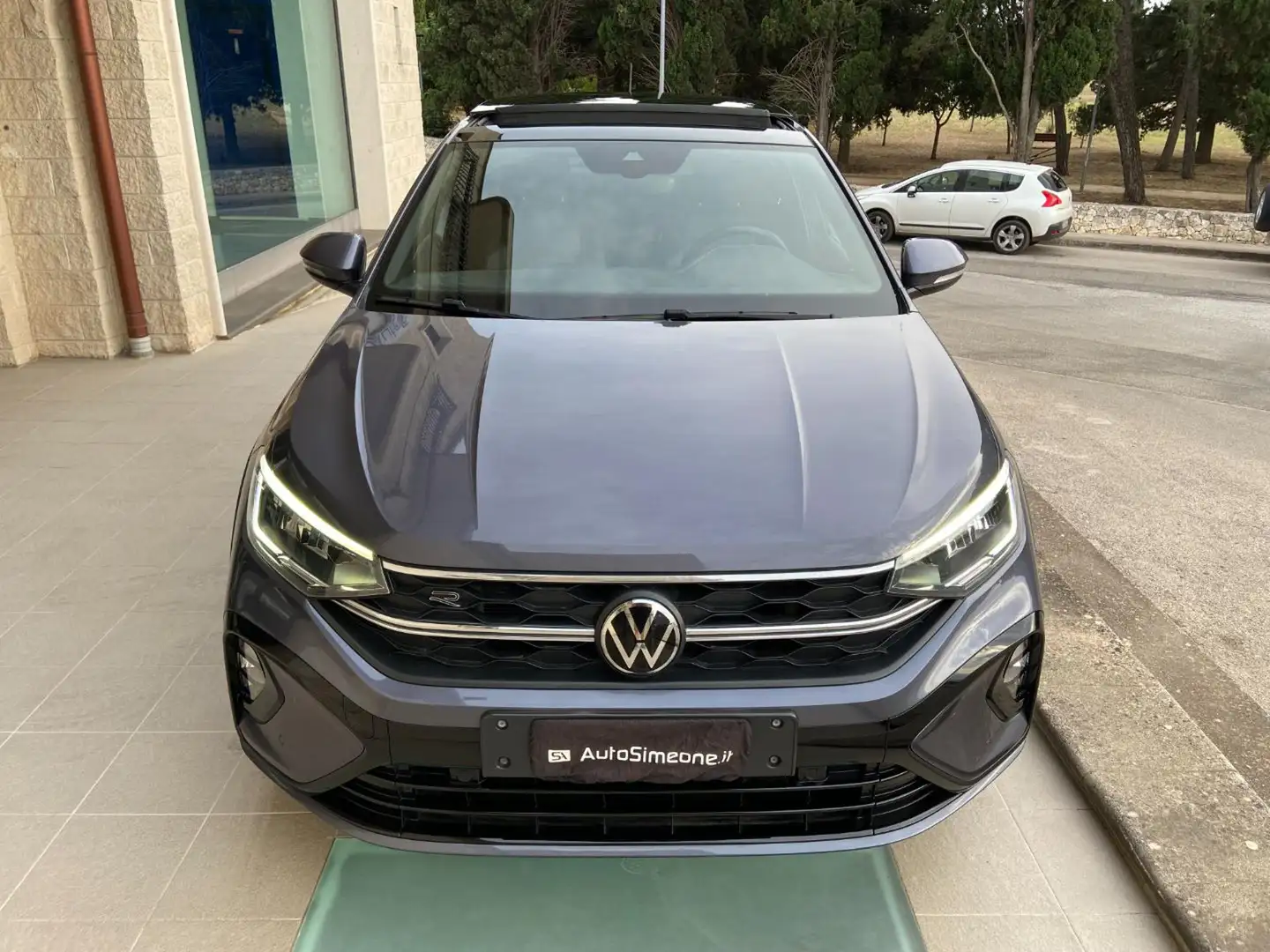 Volkswagen Taigo 1.0 TSI 110 CV R-Line TETTO APR/PAN Grau - 2