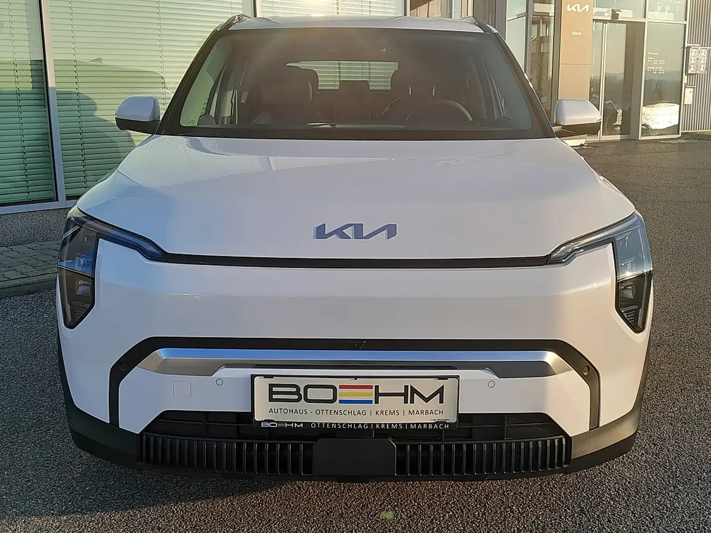 Kia EV3 FWD 81,4kWh Long Range Earth plus Weiß - 2