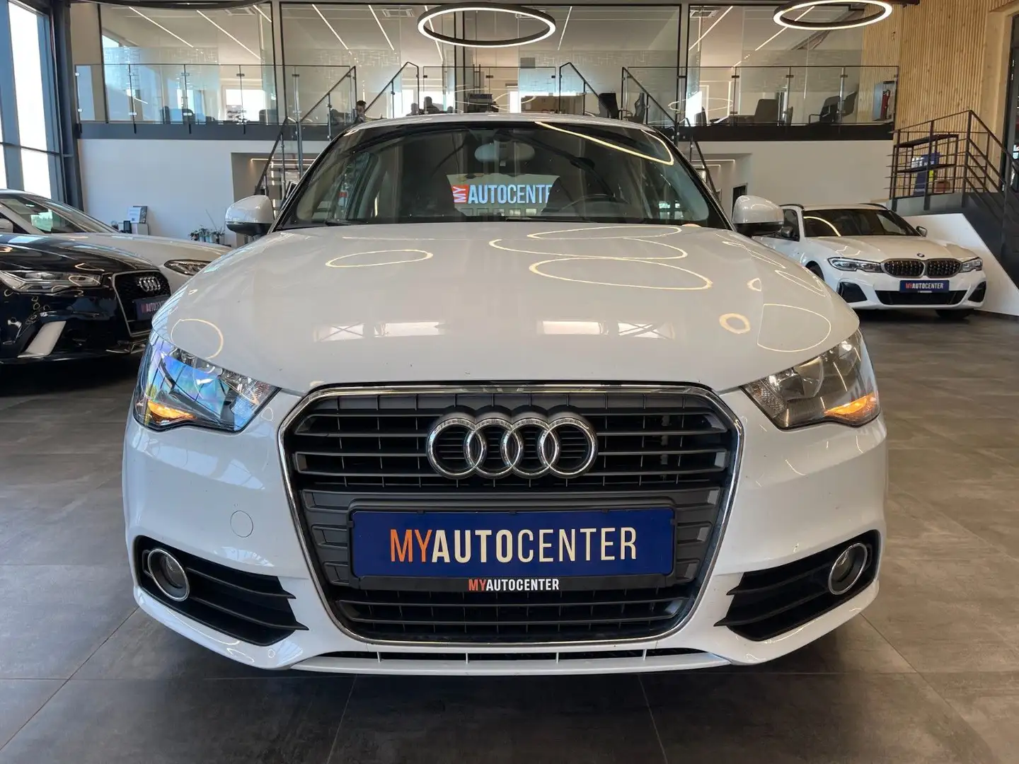 Audi A1 ambition *NAVI*PDC*SZHZ*KLIMA*SPORTFAHRWERK* Weiß - 2