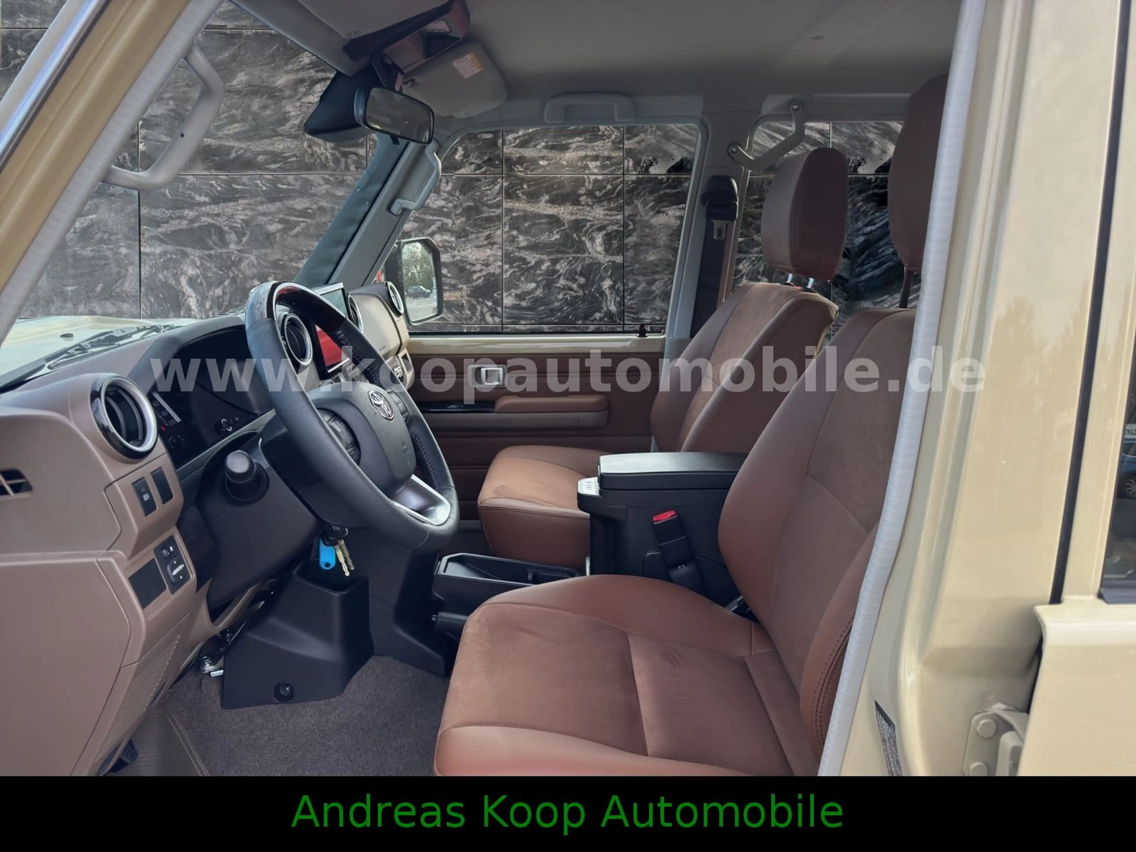 Toyota Land Cruiser GRJ 76 LX-Z Automat Leder LEDSOFORT — photo 13