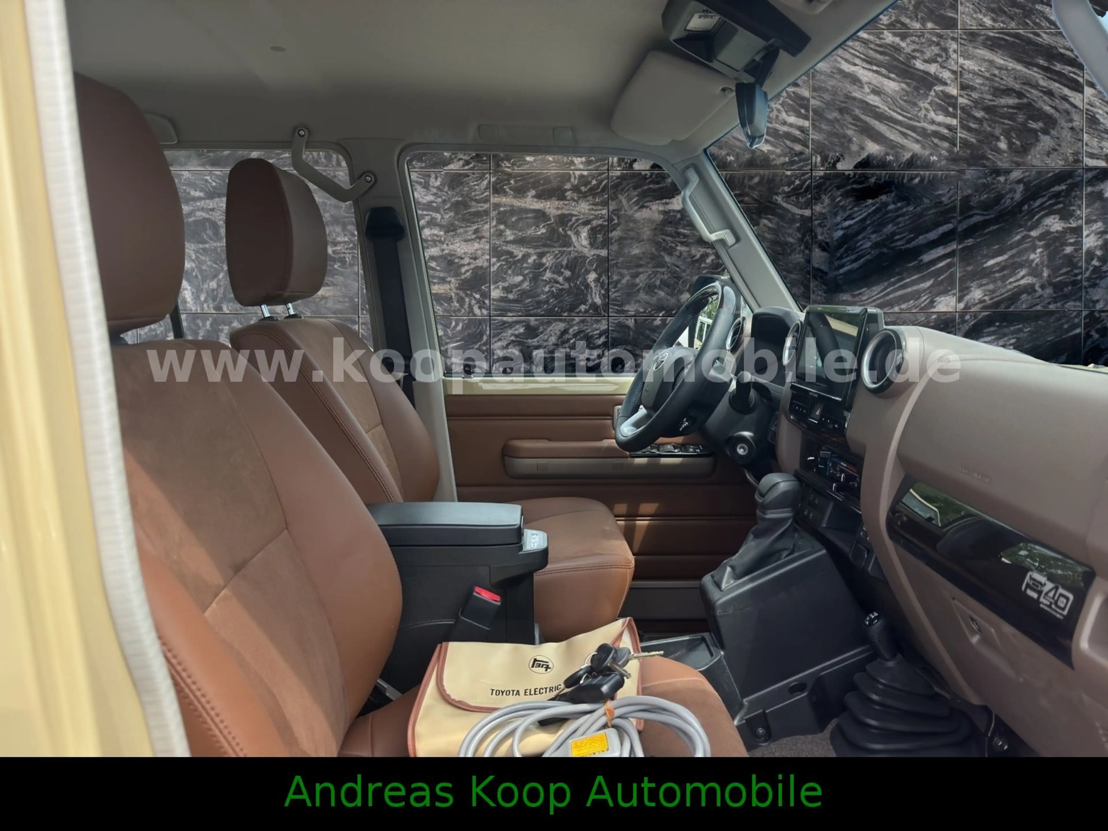 Toyota Land Cruiser GRJ 76 LX-Z Automat Leder LEDSOFORT — photo 6