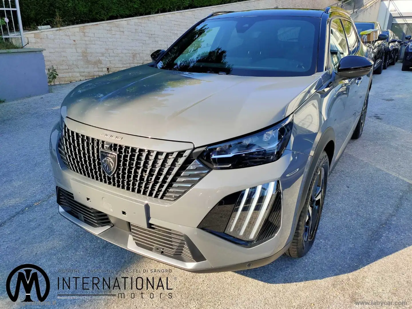 Peugeot 2008 Hybrid 136 e-DCS6 GT Grigio - 1