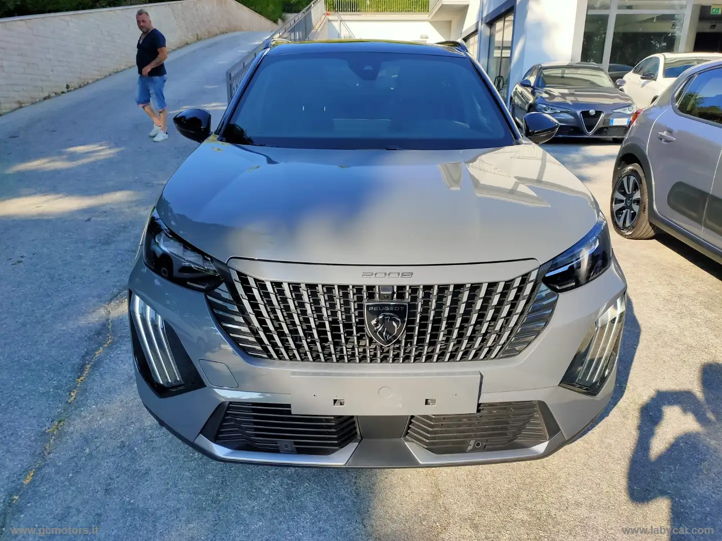 Peugeot 2008 Hybrid 136 e-DCS6 GT Grigio - 2