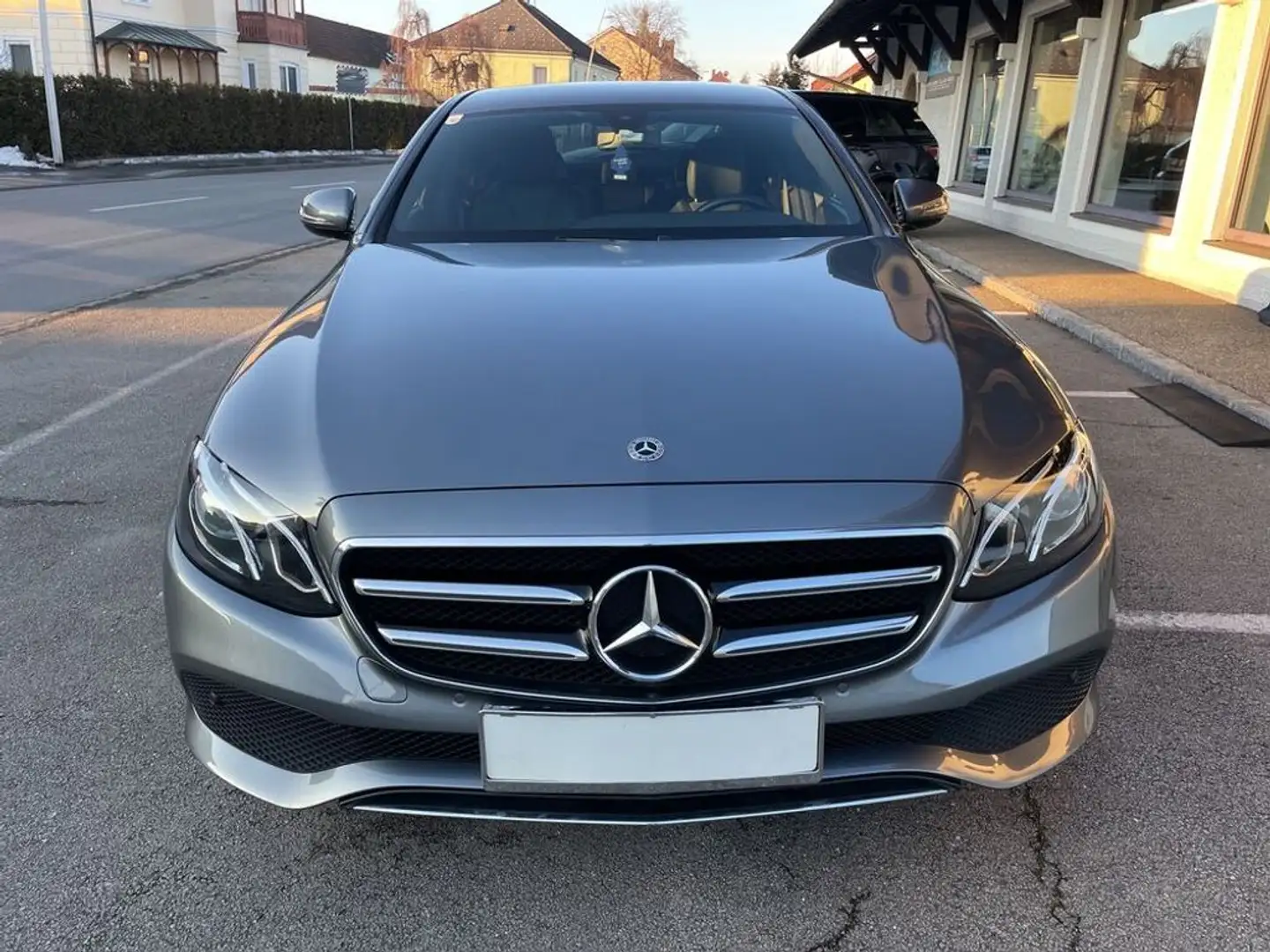 Mercedes-Benz E 200 d (213.012) - ONLINEAKTION Grau - 2